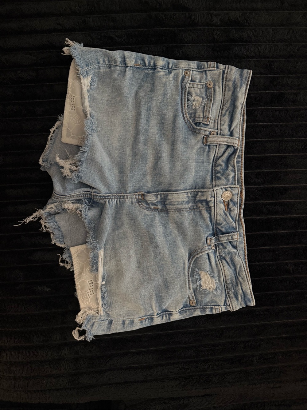 American Eagle Light Blue Distressed Denim Shorts - Women
